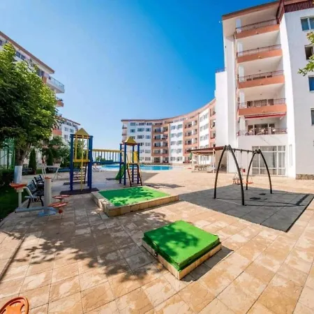 Апартамент Sea View Равда